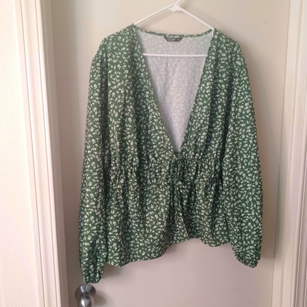 SHEIN 3X like new tie front blouse